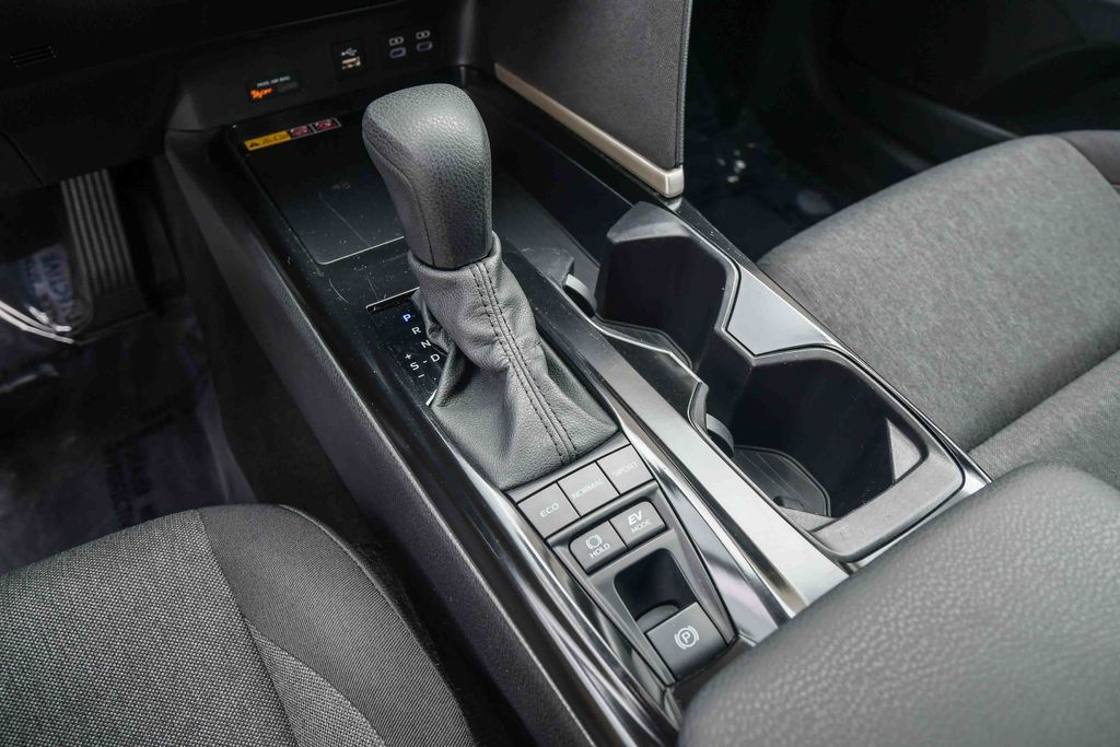 Thumbnail: 2025 Toyota Camry - 14