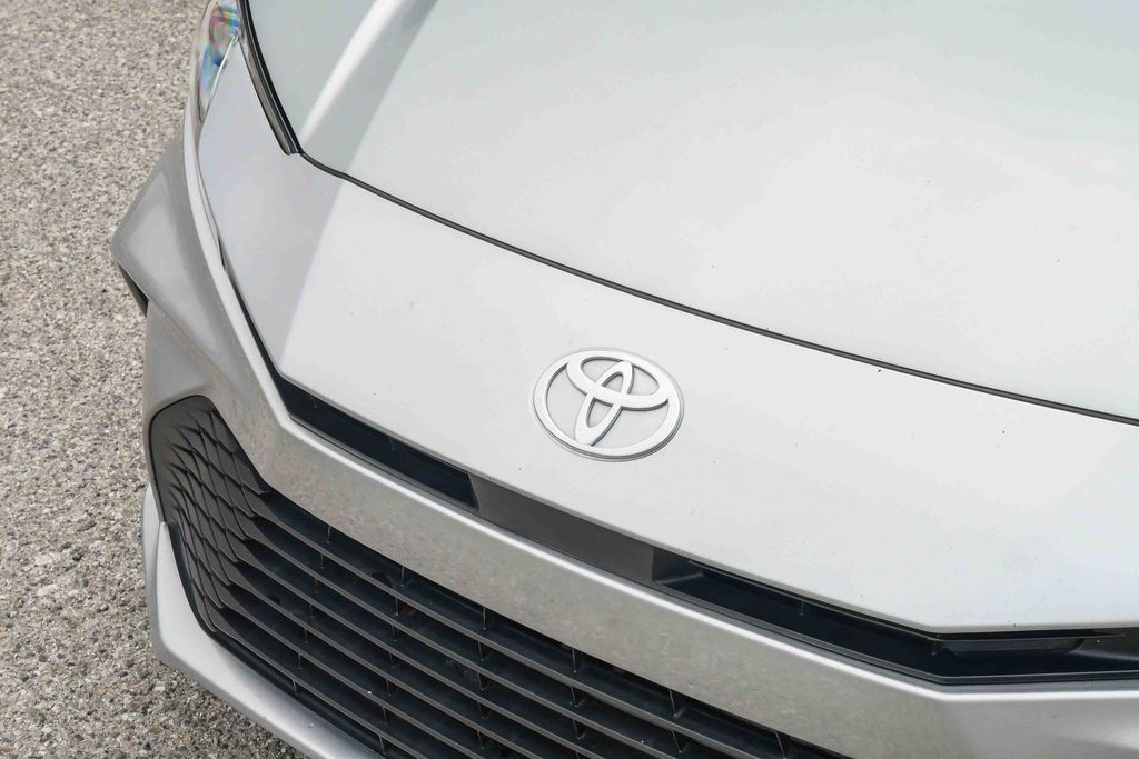 Thumbnail: 2025 Toyota Camry - 6