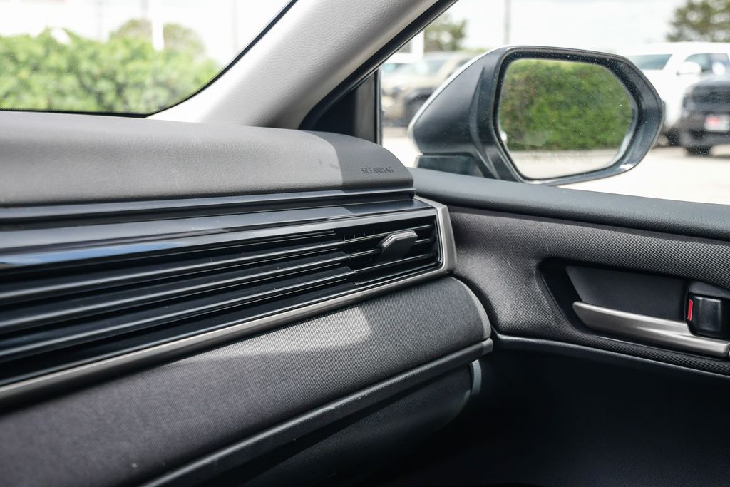 Thumbnail: 2025 Toyota Camry - 25