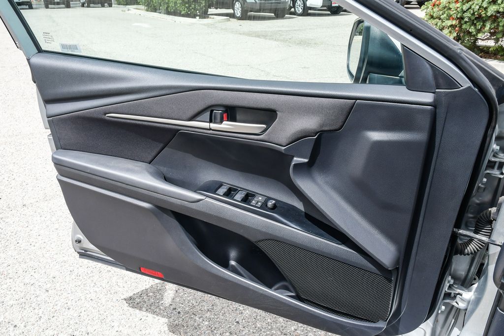 Thumbnail: 2025 Toyota Camry - 27