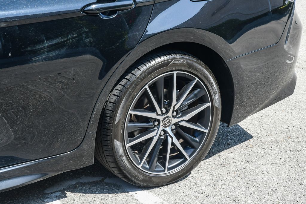 Thumbnail: 2021 Toyota Camry - 20