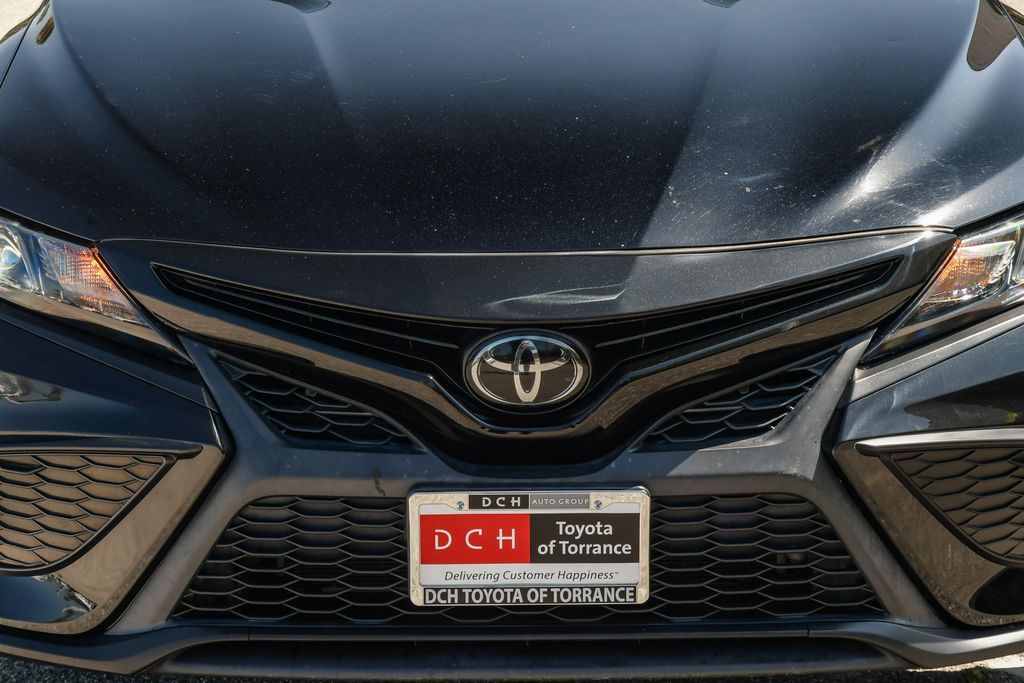 Thumbnail: 2021 Toyota Camry - 17