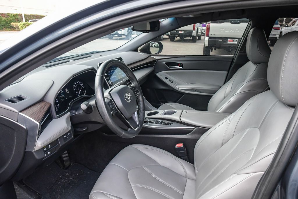 Thumbnail: 2021 Toyota Avalon - 10