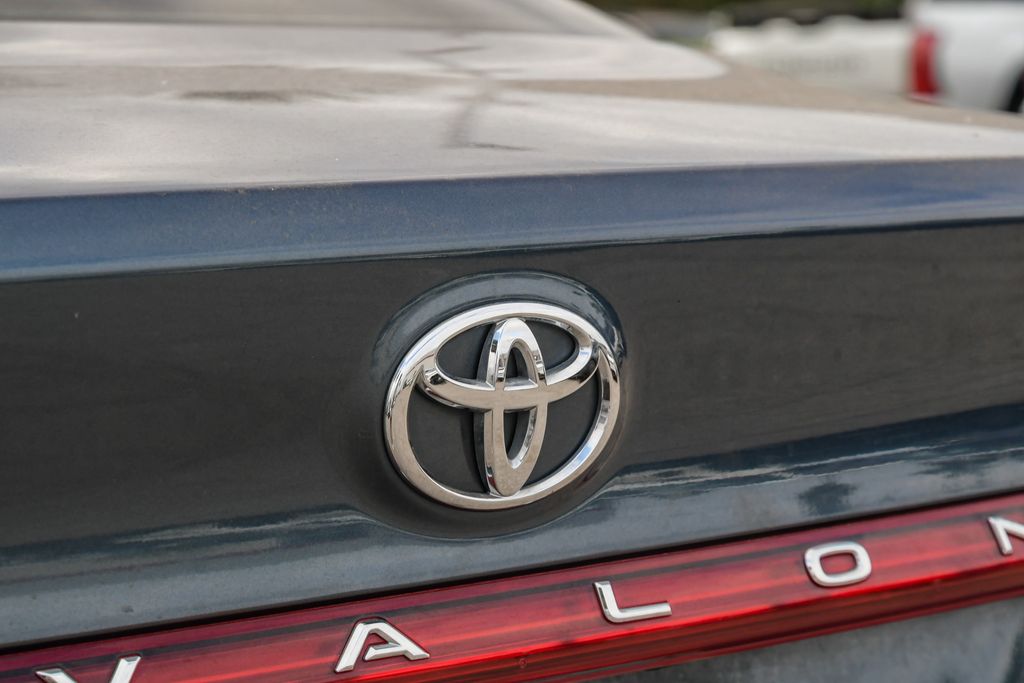Thumbnail: 2021 Toyota Avalon - 18