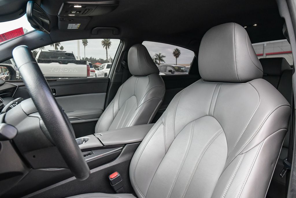 Thumbnail: 2021 Toyota Avalon - 24