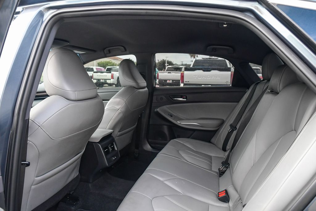 Thumbnail: 2021 Toyota Avalon - 11