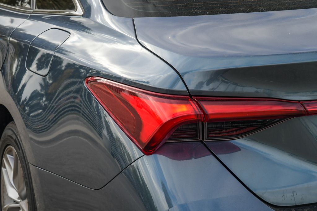 Thumbnail: 2021 Toyota Avalon - 19