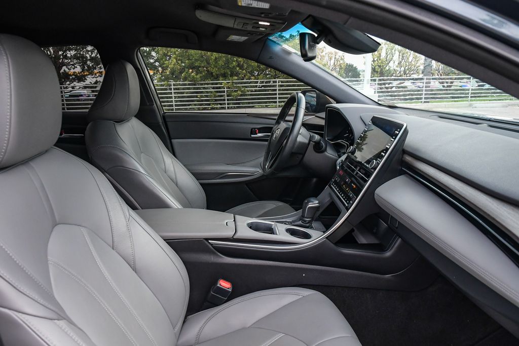 Thumbnail: 2021 Toyota Avalon - 9