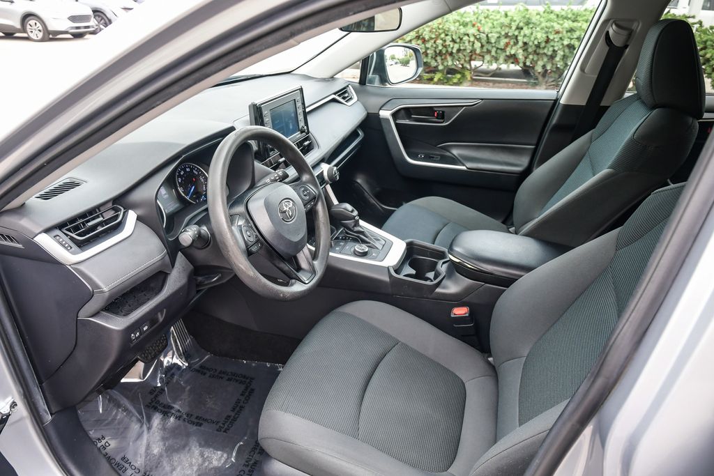 Thumbnail: 2021 Toyota RAV4 - 10