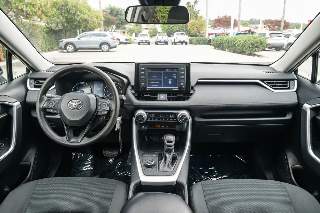 Thumbnail: 2021 Toyota RAV4 - 9