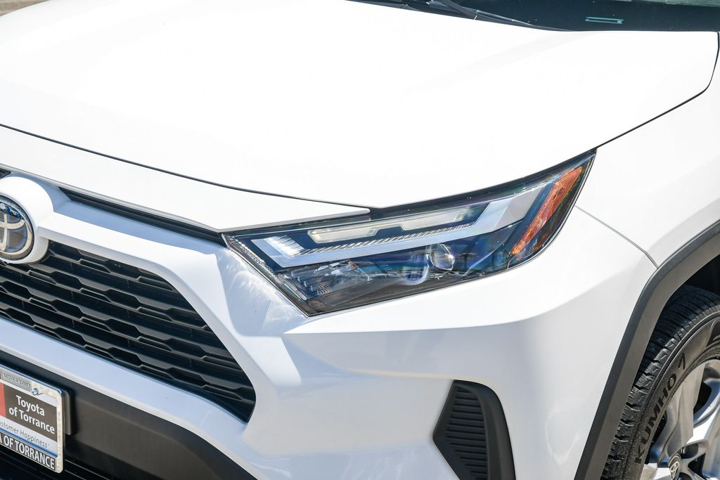 Thumbnail: 2023 Toyota RAV4 - 18