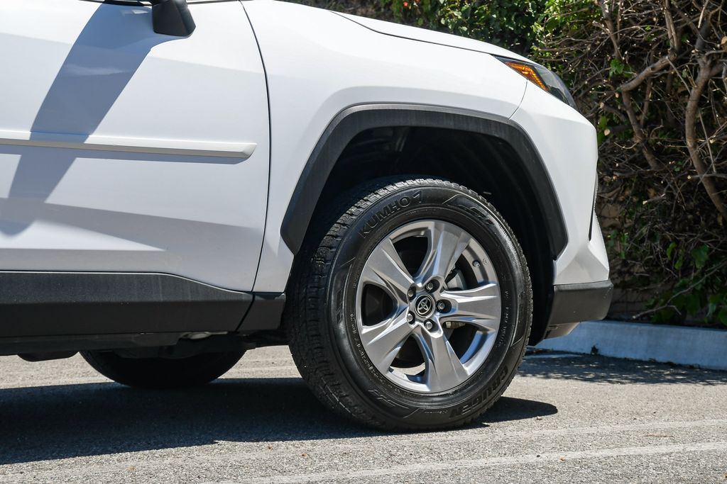 Thumbnail: 2023 Toyota RAV4 - 21