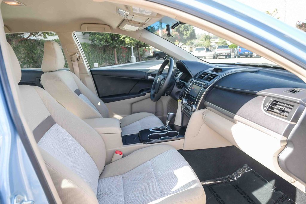 Thumbnail: 2012 Toyota Camry - 10