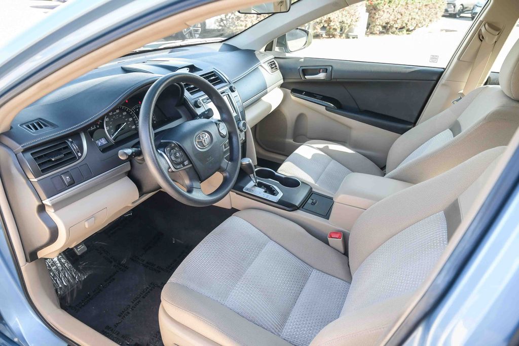 Thumbnail: 2012 Toyota Camry - 11