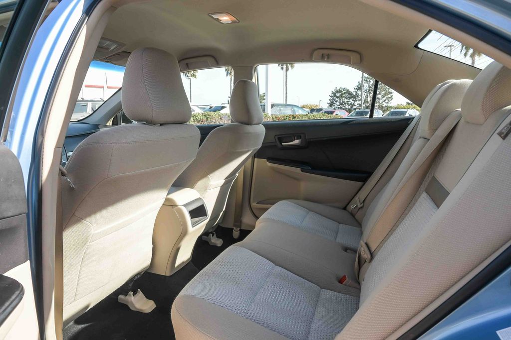 Thumbnail: 2012 Toyota Camry - 12