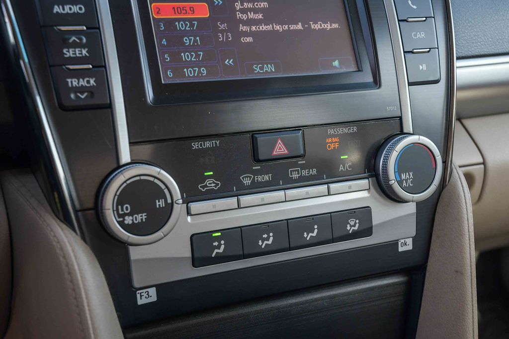 Thumbnail: 2012 Toyota Camry - 23