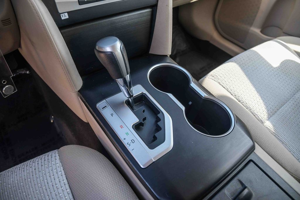Thumbnail: 2012 Toyota Camry - 14