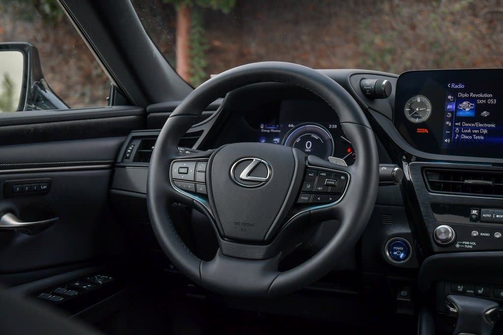 2022 Lexus ES Hybrid 300h 2