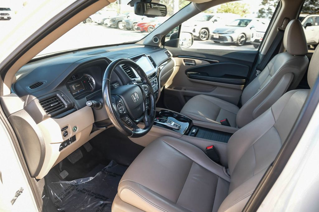 Thumbnail: 2016 Honda Pilot - 10