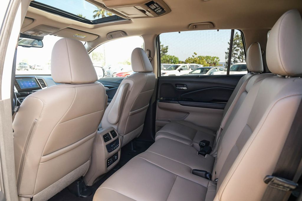 Thumbnail: 2016 Honda Pilot - 11