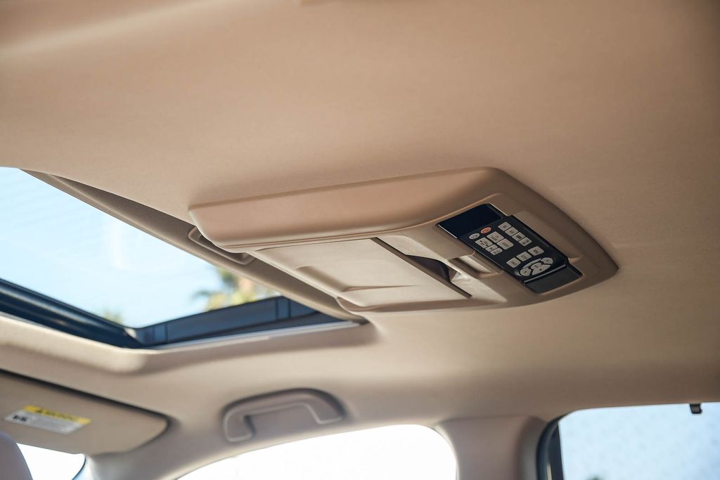 Thumbnail: 2016 Honda Pilot - 23