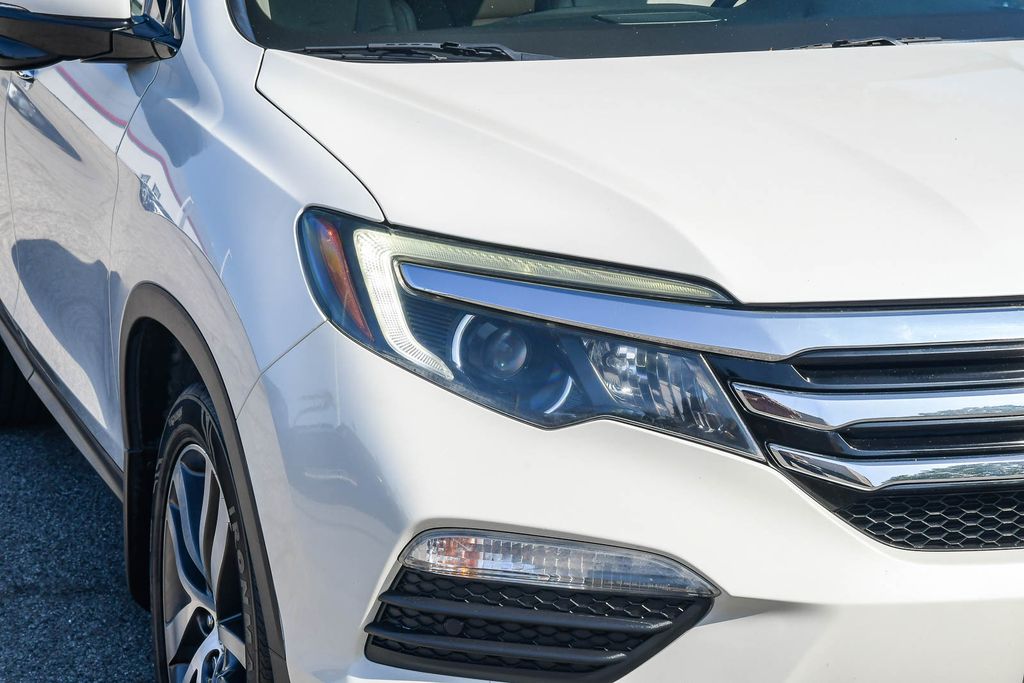 Thumbnail: 2016 Honda Pilot - 17