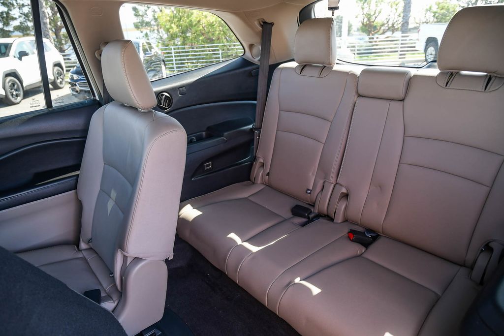 Thumbnail: 2016 Honda Pilot - 24