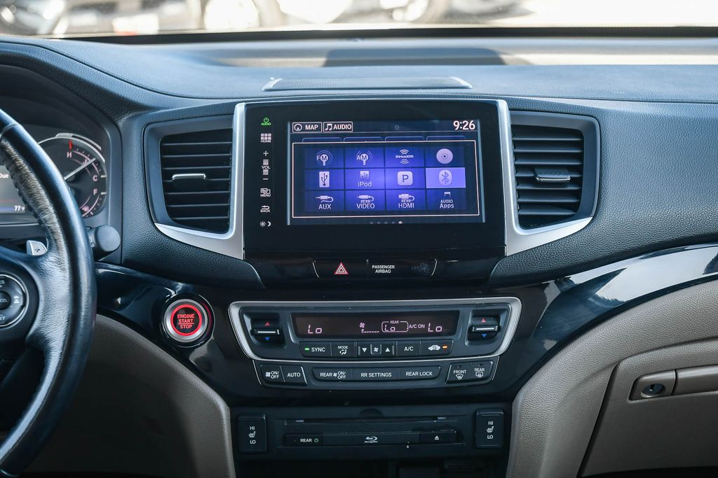 Thumbnail: 2016 Honda Pilot - 12