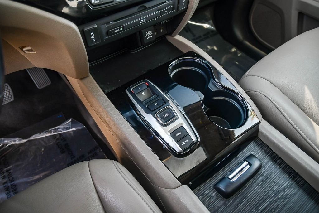 Thumbnail: 2016 Honda Pilot - 13