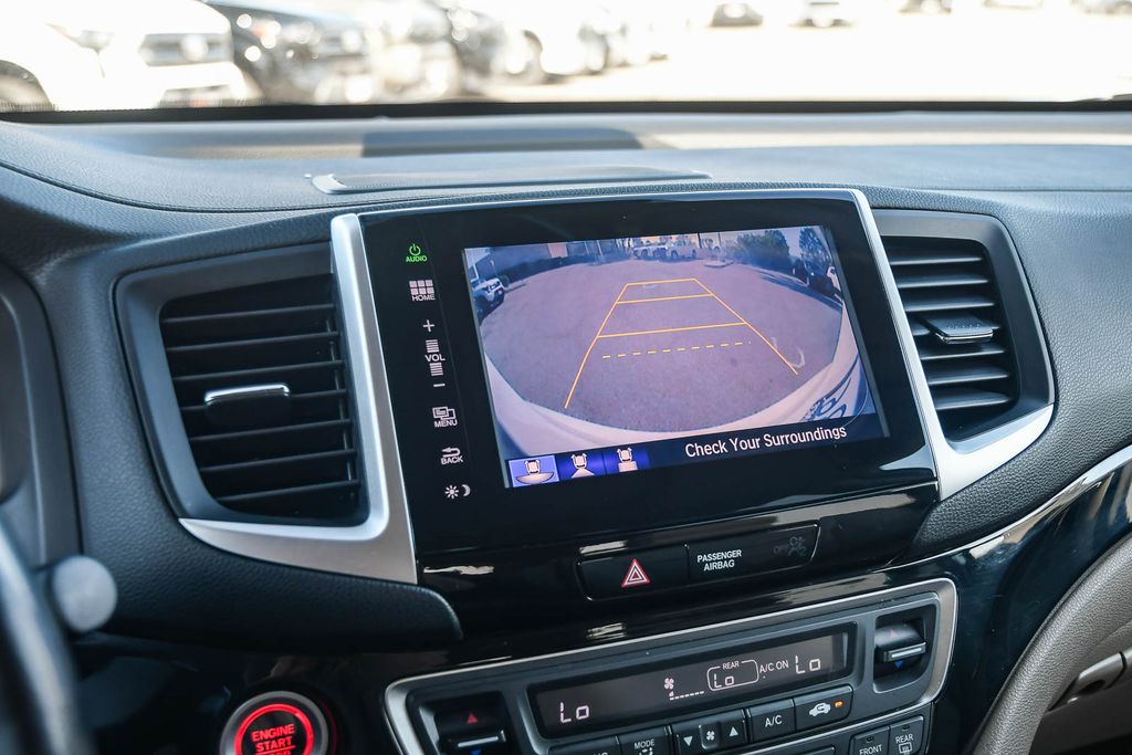 Thumbnail: 2016 Honda Pilot - 27
