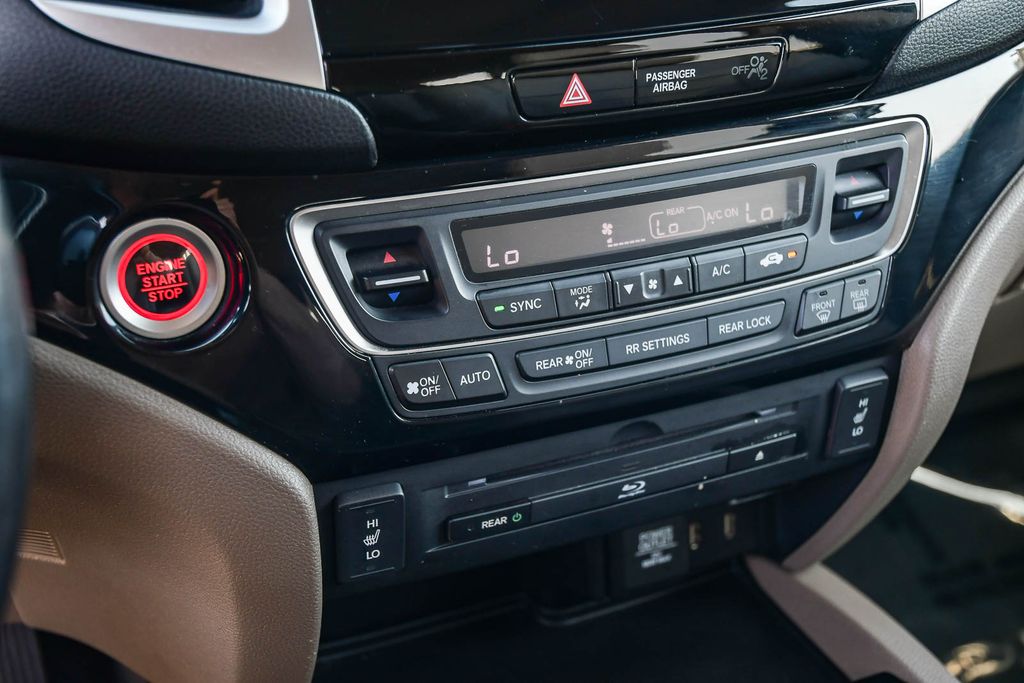 Thumbnail: 2016 Honda Pilot - 26