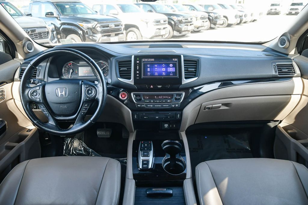 Thumbnail: 2016 Honda Pilot - 8