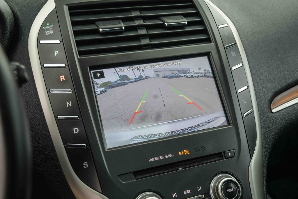 Thumbnail: 2017 Lincoln MKC - 14