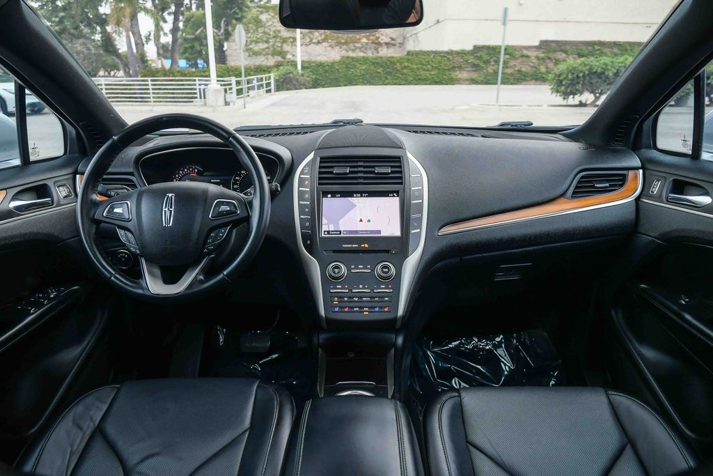 Thumbnail: 2017 Lincoln MKC - 12
