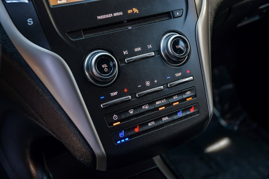 Thumbnail: 2018 Lincoln MKC - 26