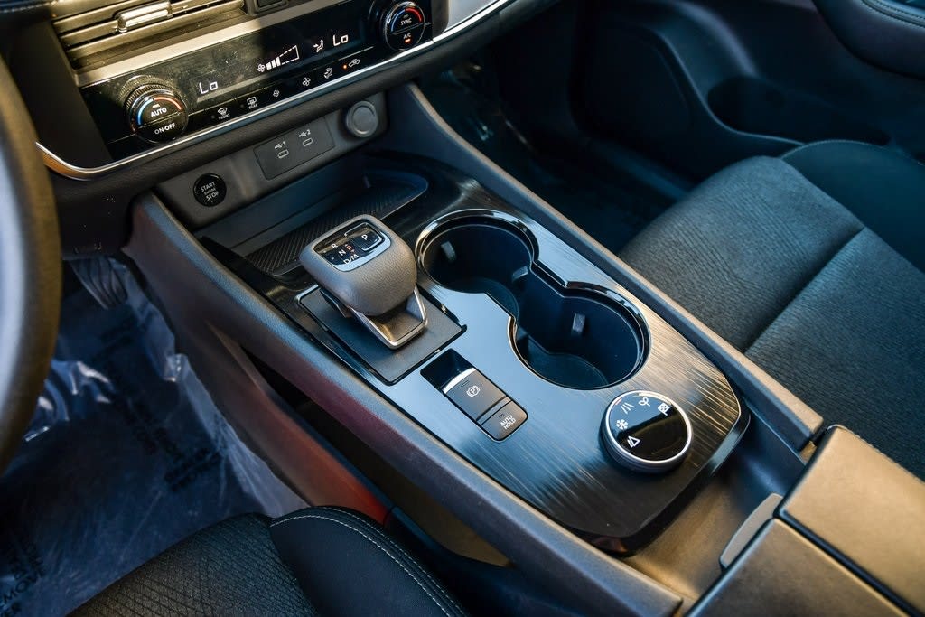 Thumbnail: 2024 Nissan Rogue - 12