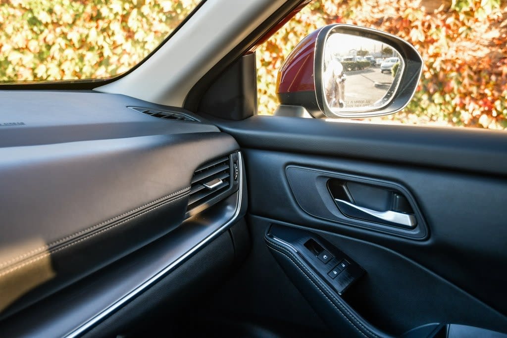 Thumbnail: 2024 Nissan Rogue - 25