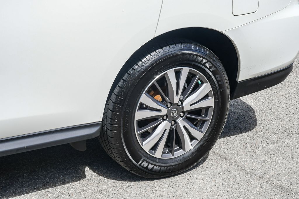 Thumbnail: 2017 Nissan Pathfinder - 22