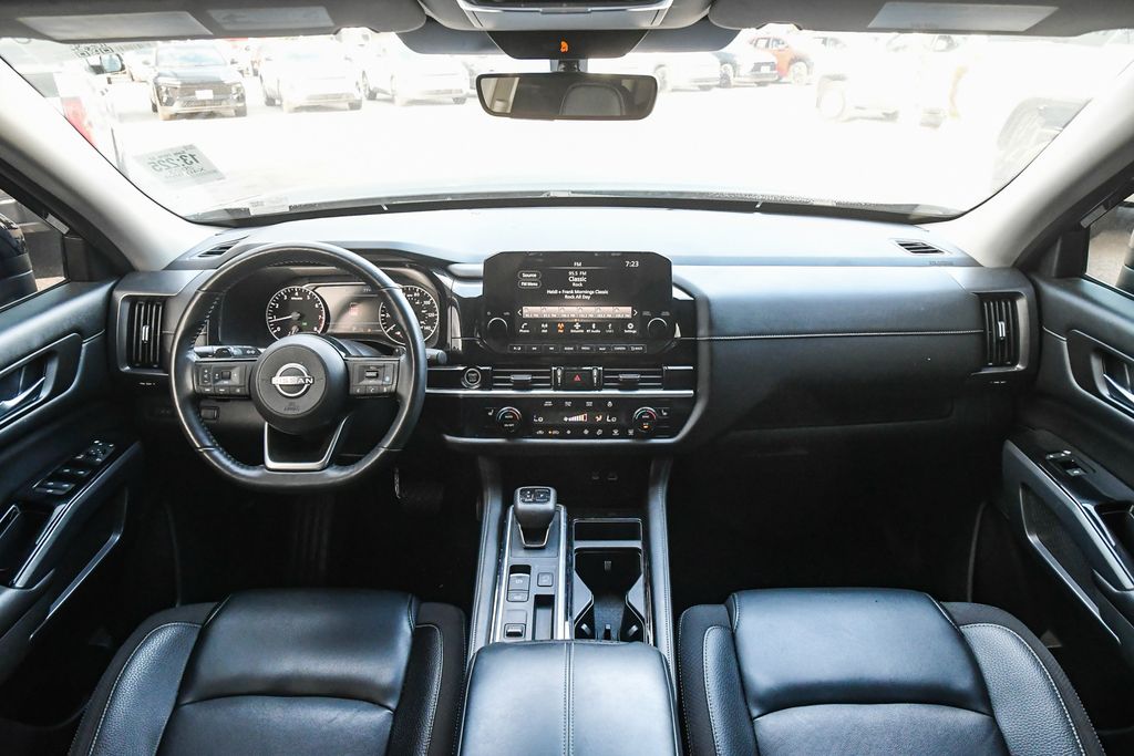 Thumbnail: 2023 Nissan Pathfinder - 8