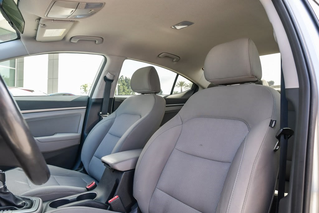 Thumbnail: 2017 Hyundai Elantra - 24