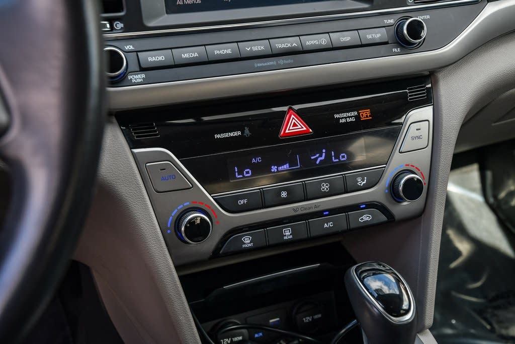 Thumbnail: 2017 Hyundai Elantra - 26