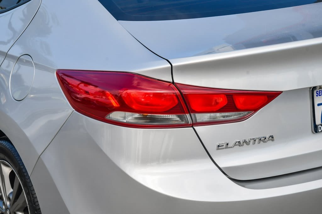 Thumbnail: 2017 Hyundai Elantra - 21