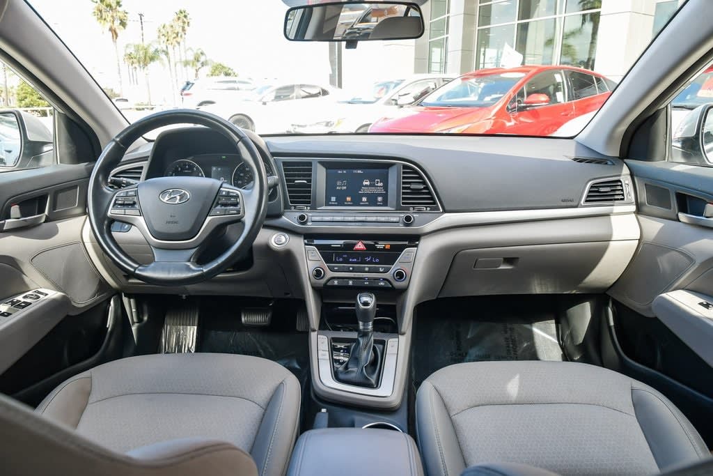Thumbnail: 2017 Hyundai Elantra - 8