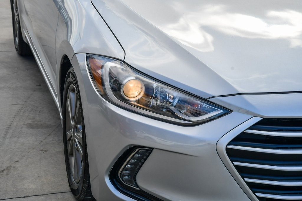 Thumbnail: 2017 Hyundai Elantra - 19