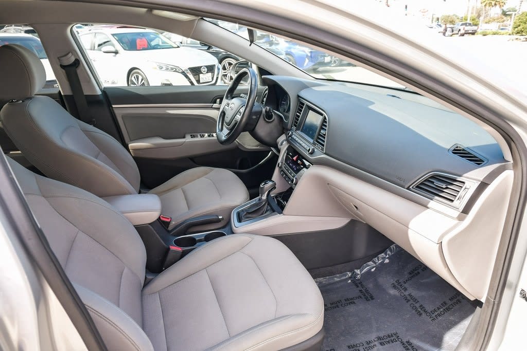 Thumbnail: 2017 Hyundai Elantra - 9