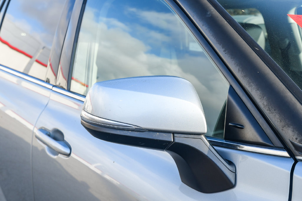 Thumbnail: 2020 Toyota Highlander - 21