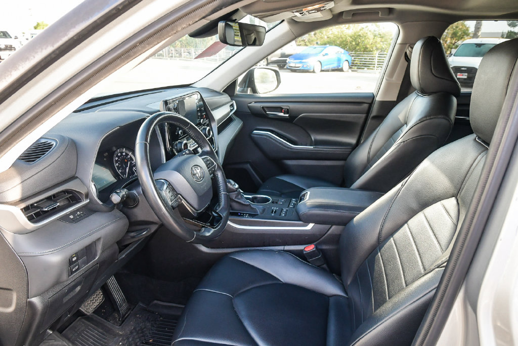 Thumbnail: 2020 Toyota Highlander - 9