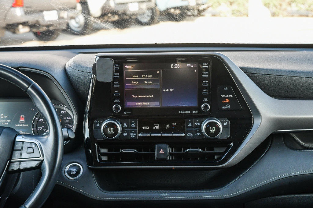 Thumbnail: 2020 Toyota Highlander - 11