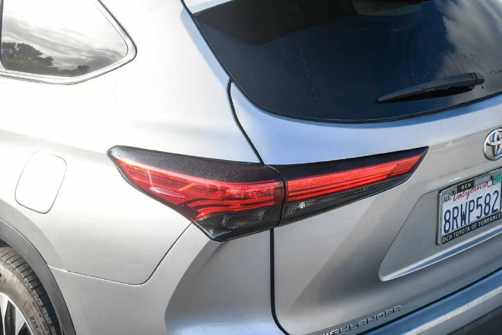 Thumbnail: 2020 Toyota Highlander - 18