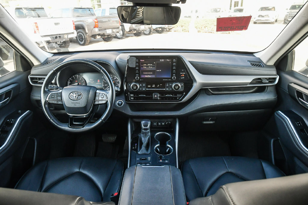 Thumbnail: 2020 Toyota Highlander - 7